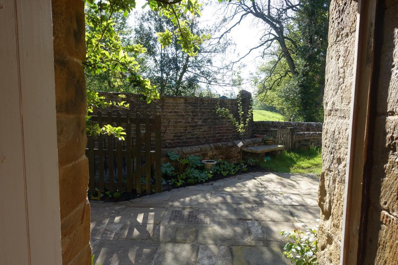 Shed End, In 18Th Century Lothersdale Mill Bd20 8En Exterior photo